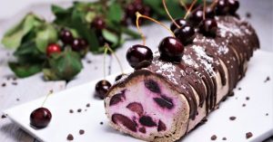 home-Kirsch-Topfenstrudel10-768x402